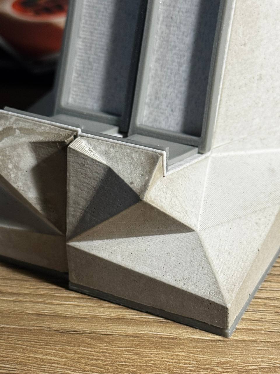 Betonstand | Keyboard Display Stand
