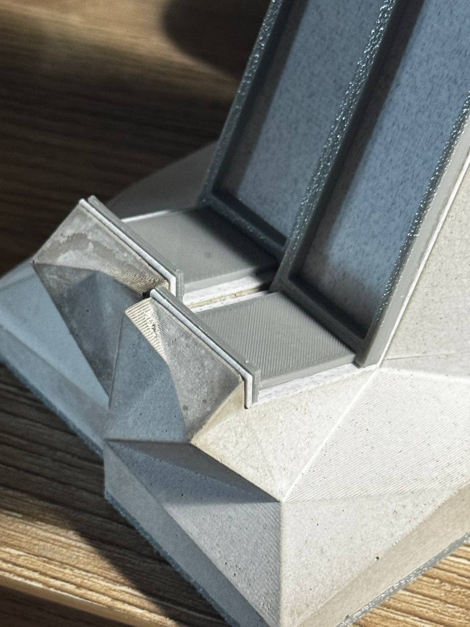 Betonstand | Keyboard Display Stand