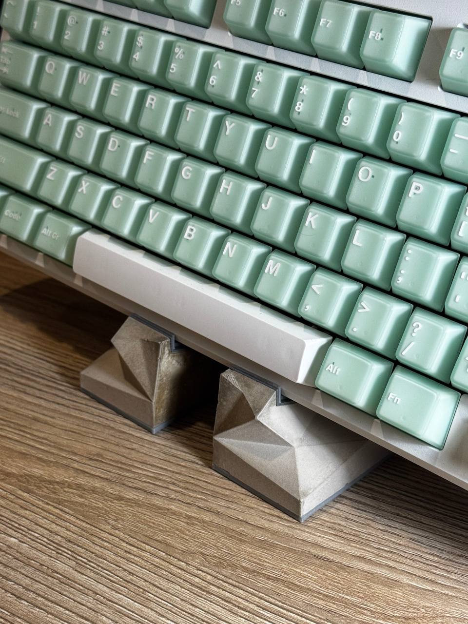 Betonstand | Keyboard Display Stand